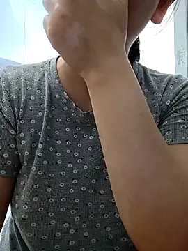 Emi hot1 online show from March 18, 2026, 7:11 am