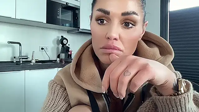 AMBER HARD online show from March 22, 2026, 10:28 am