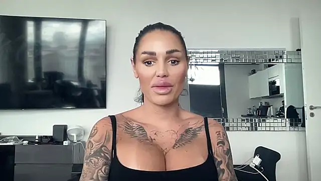 AMBER HARD online show from March 14, 2026, 1:17 pm