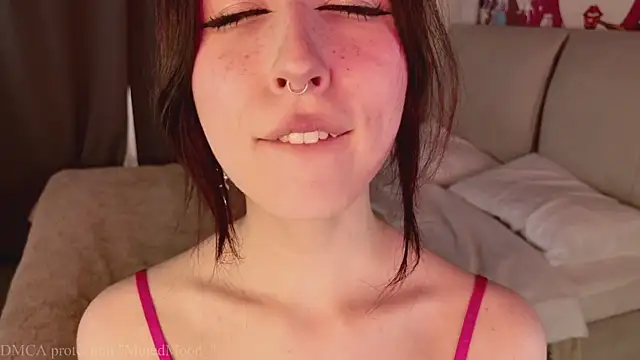 Snapshot of MutedMood_ chatting on June 18, 2026, 1:05 pm MutedMood online show from June 18, 2026, 1:05 pm