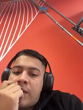 OliverTabordaa online show from April 17, 2026, 8:22 pm