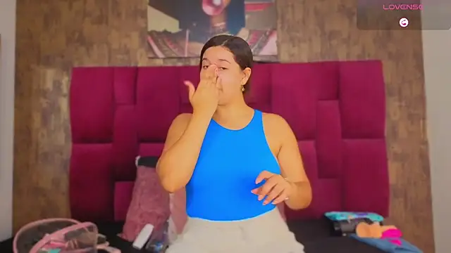 Isabella  Stone1 online show from March 12, 2026, 7:40 pm