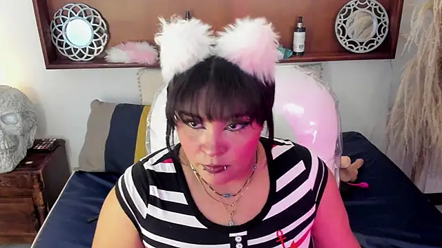 Candyy rose  online show from April 19, 2026, 12:22 am