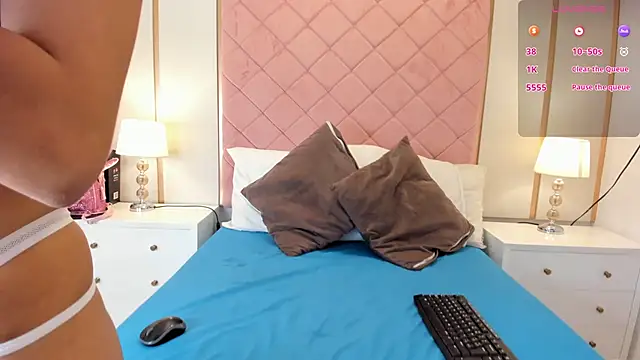 Alexa Jonees online show from May 6, 2026, 8:24 pm
