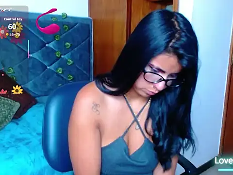 Alisha Gamskar13 online show from June 18, 2026, 1:38 pm