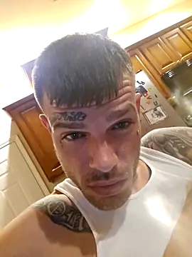 CrystalNBubba online show from March 5, 2026, 4:31 am