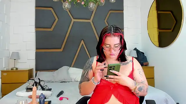 juana valkiria online show from June 5, 2026, 3:44 am
