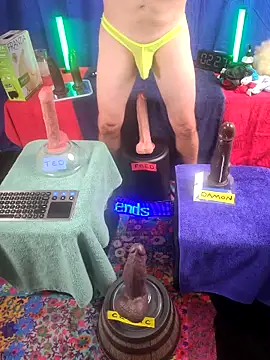 FantasyMan-BiWM online show from April 8, 2026, 10:33 pm