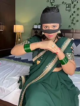 Snapshot of your_bhabhi_love chatting on July 25, 2026, 5:30 pm your bhabhi love online show from July 25, 2026, 5:30 pm