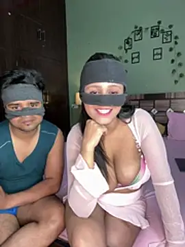 Snapshot of your_bhabhi_love chatting on July 19, 2026, 5:32 pm your bhabhi love online show from July 19, 2026, 5:32 pm