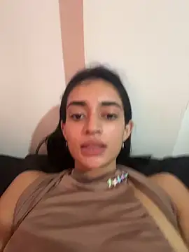 Snapshot of leilani_X chatting on April 28, 2026, 2:32 pm leilani X online show from April 28, 2026, 2:32 pm