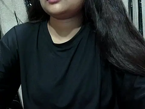 NayraG online show from June 24, 2026, 4:05 pm