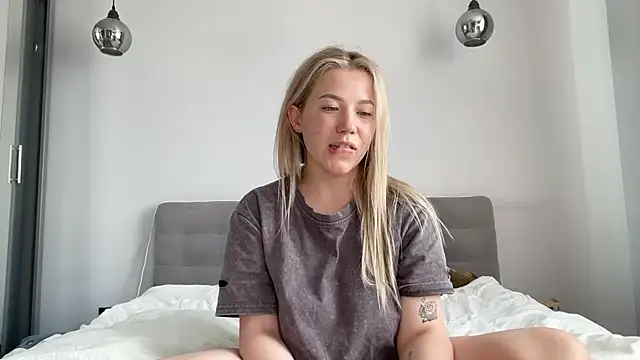 alyrasun online show from July 28, 2026, 3:21 pm
