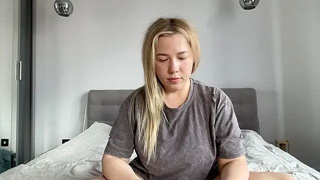 alyrasun online show from August 4, 2026, 9:36 am