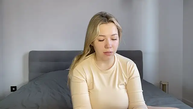 alyrasun online show from April 10, 2026, 6:31 am