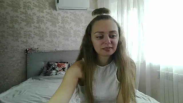 MysticGlimmer online show from April 20, 2026, 11:24 am