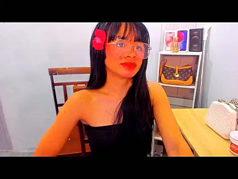 Snapshot of YunaBigCock chatting on August 4, 2026, 3:44 am YunaBigCock online show from August 4, 2026, 3:44 am