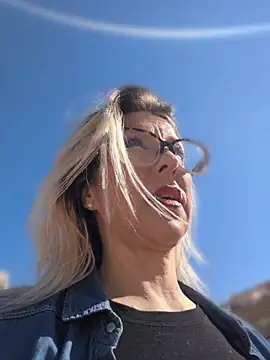 Snapshot of ManuelaX chatting on February 23, 2026, 10:49 am ManuelaX online show from February 23, 2026, 10:49 am