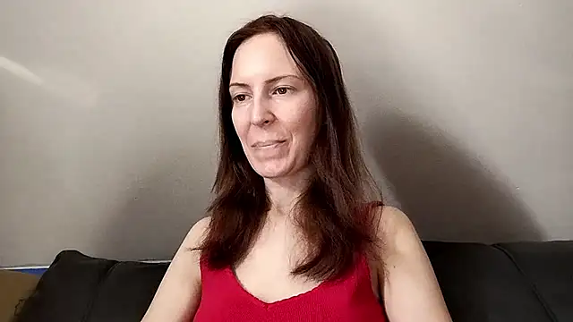 Snapshot of AnnaTight chatting on April 7, 2026, 8:27 am AnnaTight online show from April 7, 2026, 8:27 am