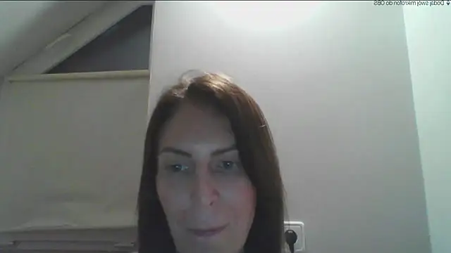 Snapshot of AnnaTight chatting on May 5, 2026, 9:40 pm AnnaTight online show from May 5, 2026, 9:40 pm