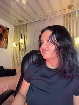 Catalinaa01 online show from April 23, 2026, 3:35 am