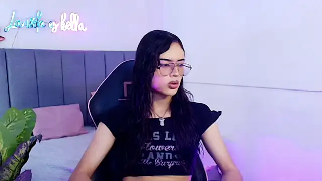 Snapshot of KVAS_TAY1 chatting on March 19, 2026, 11:43 am KVAS TAY1 online show from March 19, 2026, 11:43 am