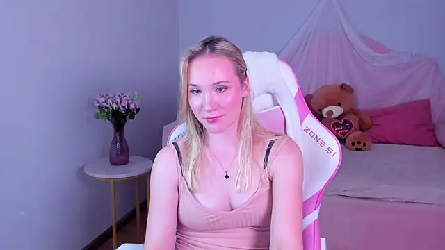 ElaraVoltage online show from June 8, 2026, 1:28 am