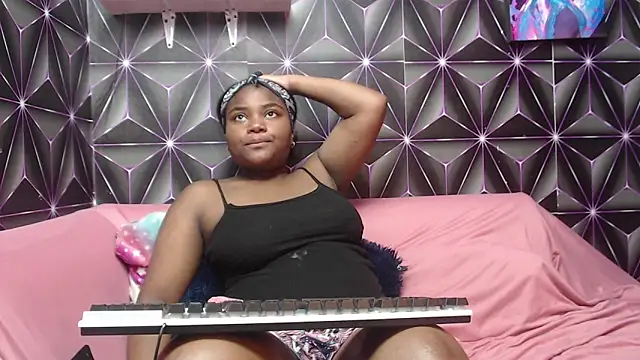 Snapshot of Candykss chatting on May 15, 2026, 8:07 pm Candykss online show from May 15, 2026, 8:07 pm