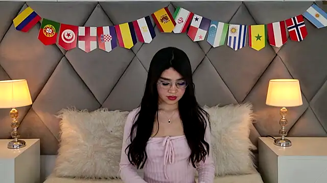 OliviaDiaz online show from June 16, 2026, 8:20 pm