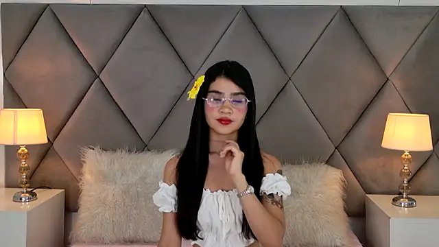 OliviaDiaz online show from June 8, 2026, 8:31 pm