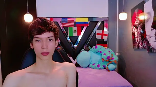 Stefany PiInk online show from June 12, 2026, 12:47 pm