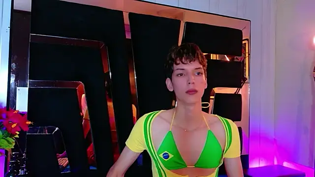 Stefany PiInk online show from May 13, 2026, 1:40 pm