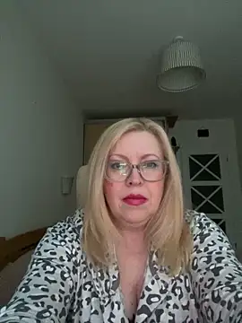 JanieLight53 online show from June 5, 2026, 6:02 pm