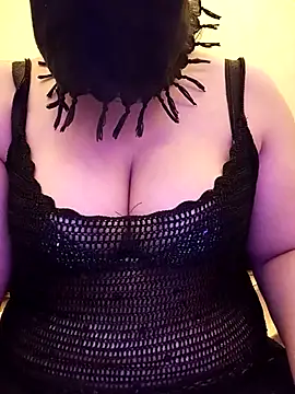 Snapshot of karamil69sxx chatting on April 2, 2026, 10:38 pm karamil69sxx online show from April 2, 2026, 10:38 pm