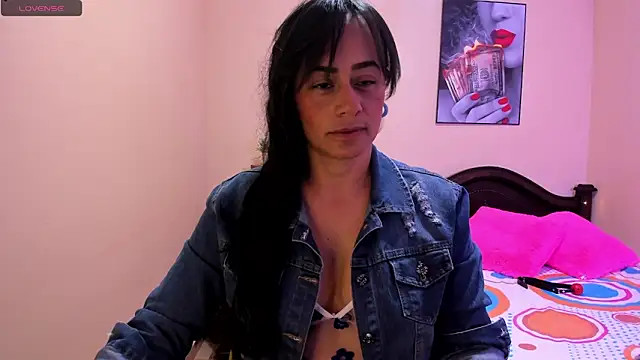 sara florez12 online show from May 30, 2026, 11:05 am