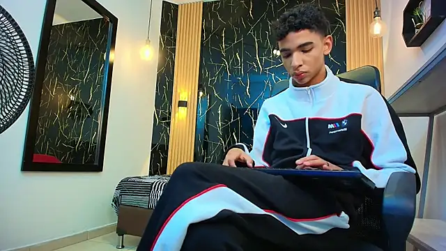 Snapshot of ValeriHot_1 chatting on May 11, 2026, 2:46 am ValeriHot 1 online show from May 11, 2026, 2:46 am