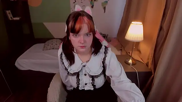 Snapshot of EsterTwilight chatting on May 14, 2026, 4:04 pm EsterTwilight online show from May 14, 2026, 4:04 pm