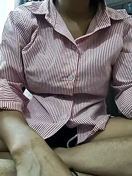 nidhii nude online show from April 13, 2026, 5:39 pm