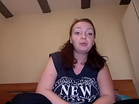 Bella-Monroe online show from March 12, 2026, 6:56 pm