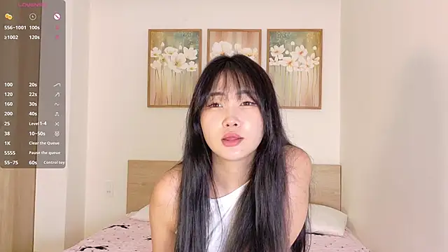 pinkyblooom online show from April 21, 2026, 9:05 am