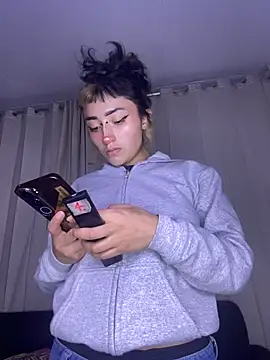 baby akuma online show from April 24, 2026, 4:25 am