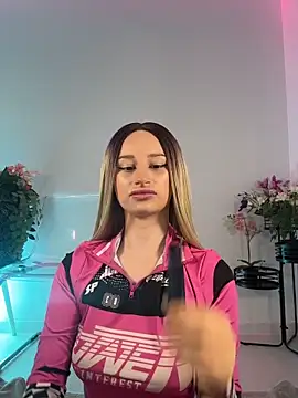 ScarletFlameee online show from May 15, 2026, 5:38 am