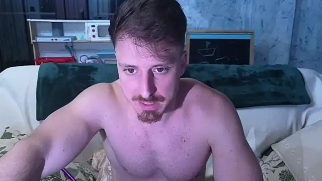 zeusoctavian1 online show from April 14, 2026, 1:54 am