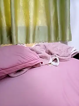 Mie-luna online show from April 29, 2026, 6:39 am