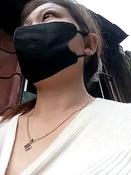 Bling-pusy online show from March 19, 2026, 11:49 pm