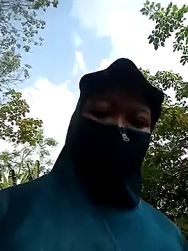 Bling-pusy online show from April 11, 2026, 1:35 am