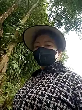 Bling-pusy online show from March 18, 2026, 1:31 am