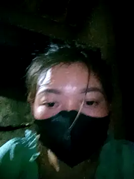 Bling-pusy online show from April 11, 2026, 12:31 pm