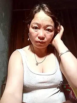Yellow-pink online show from May 11, 2026, 11:02 pm