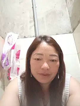 Yellow-pink online show from May 23, 2026, 10:31 pm